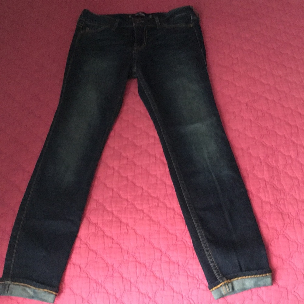 Hollister mid-rise crop super skinny jeans